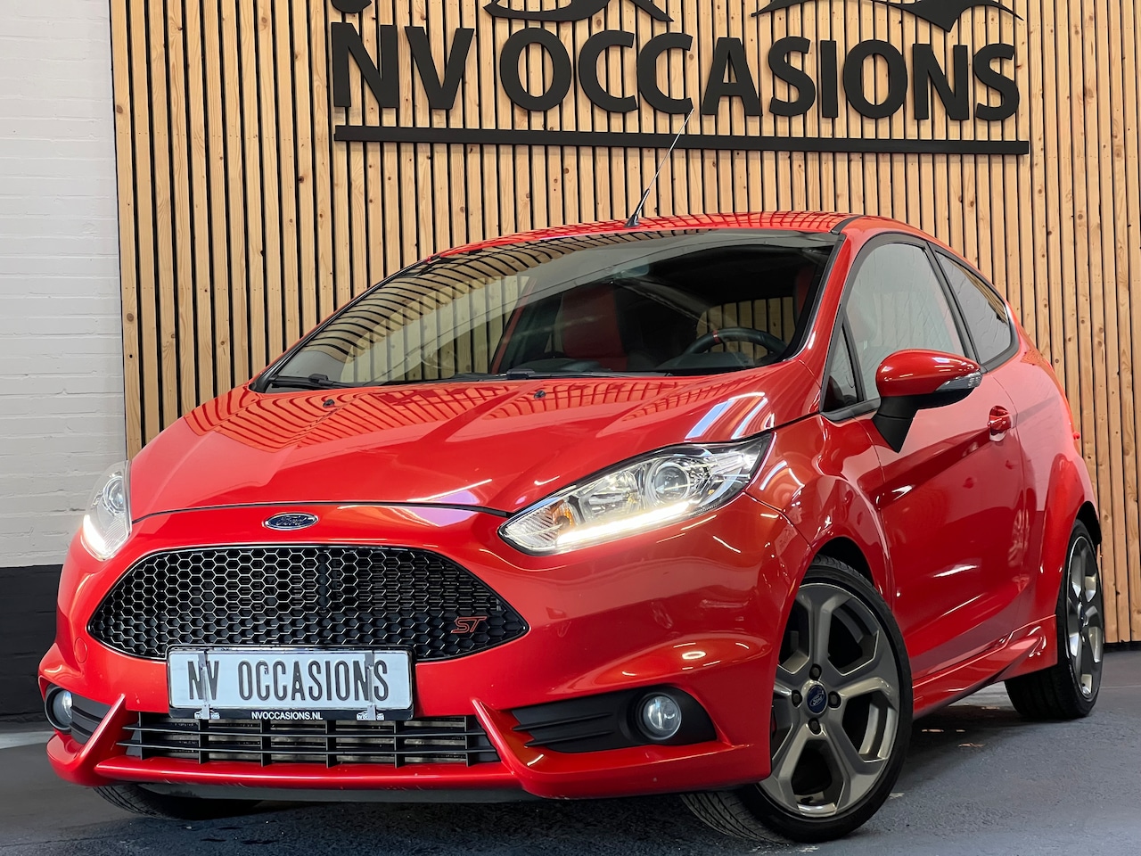 Ford Fiesta - 1.6 ST2 MILTEK/182PK/STOELVW/17"LMV/MFS/NAVI/UNIEK!! - AutoWereld.nl