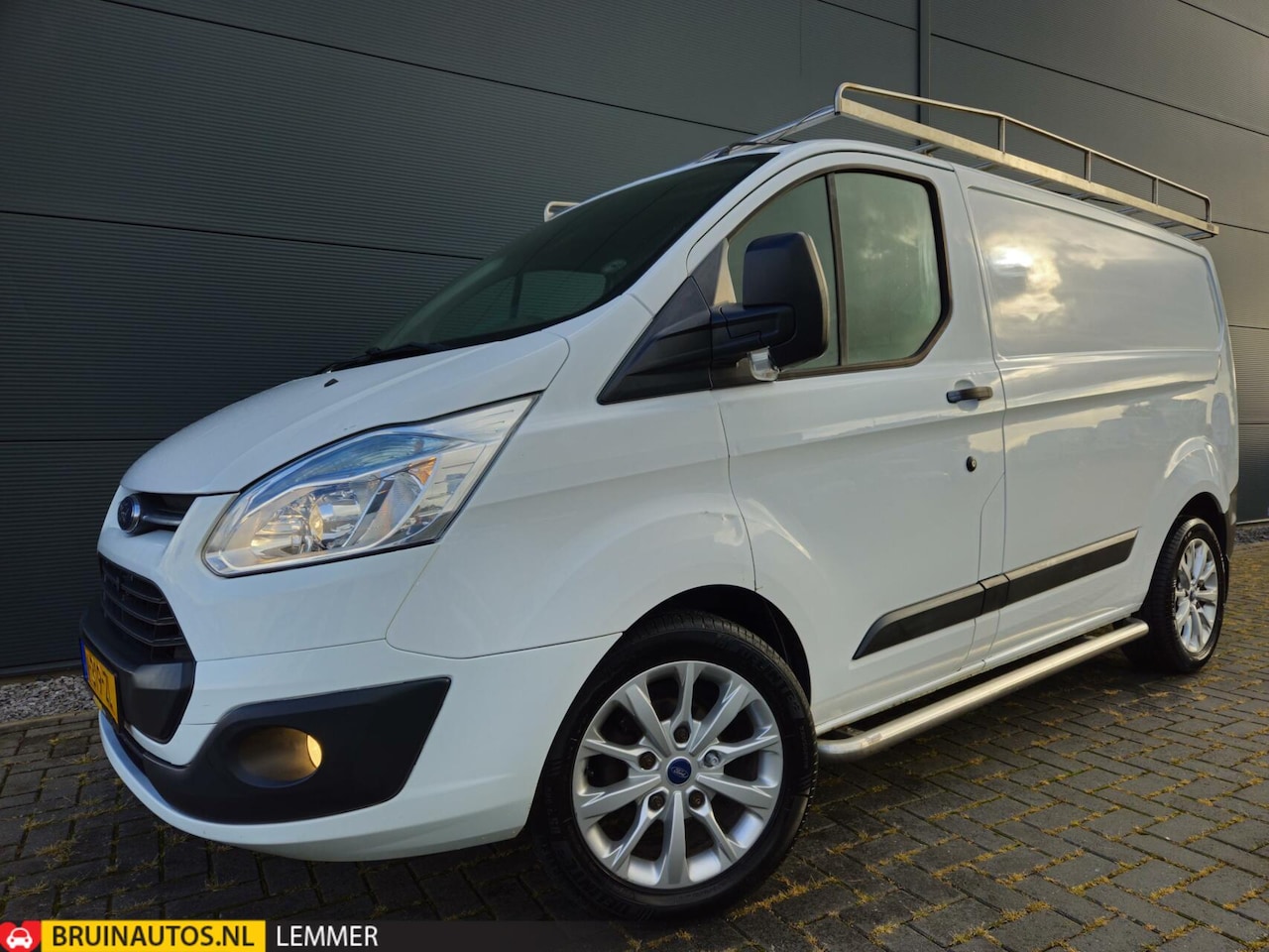 Ford Transit Custom - 2.2 TDCI L1H1 airco 125 pk 3-per 18 inch - AutoWereld.nl