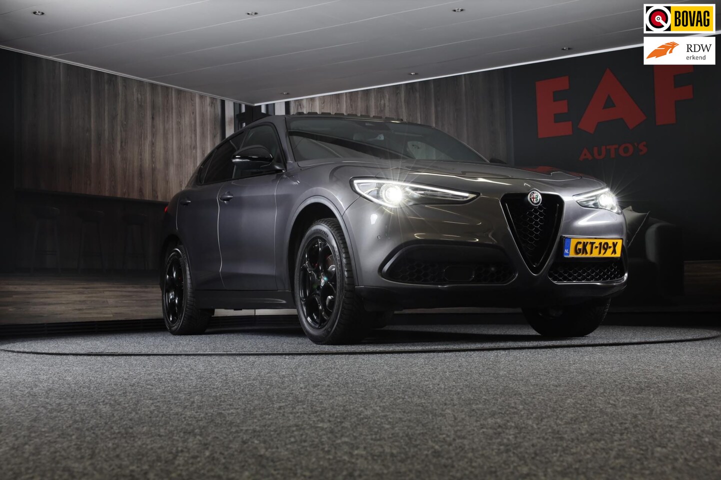 Alfa Romeo Stelvio - 2.0 T AWD Veloce / 280 PK / AUT / Sportstoelen / Lane Assist / Dode Hoek / Navi / Ecc / Le - AutoWereld.nl