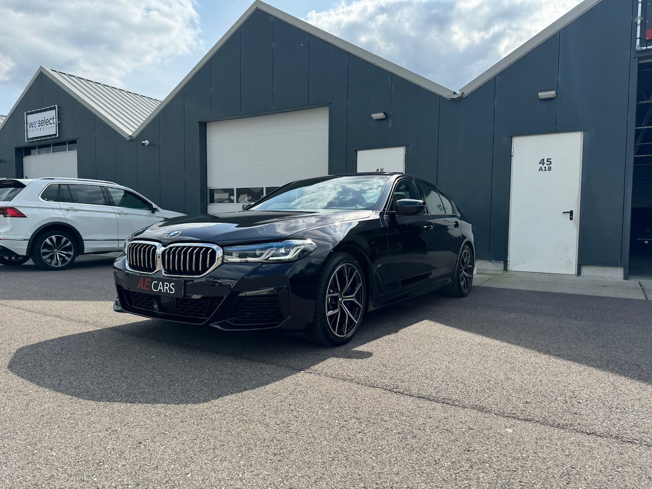 BMW 5-serie - 530i Business Edition Plus Aut 2021 Facelift M-Sport/ Pano/Lazer - AutoWereld.nl