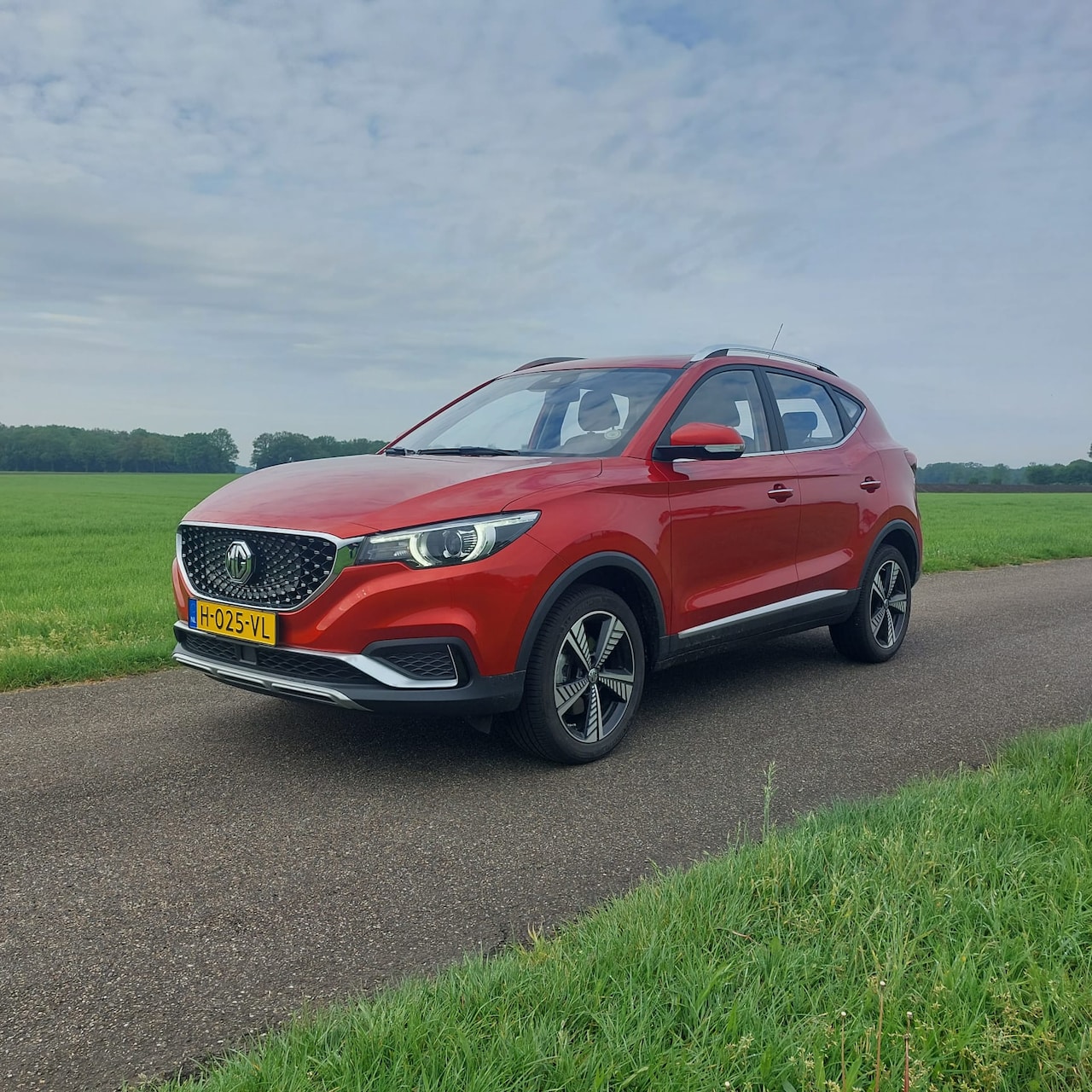 MG ZS - EV Luxury - AutoWereld.nl