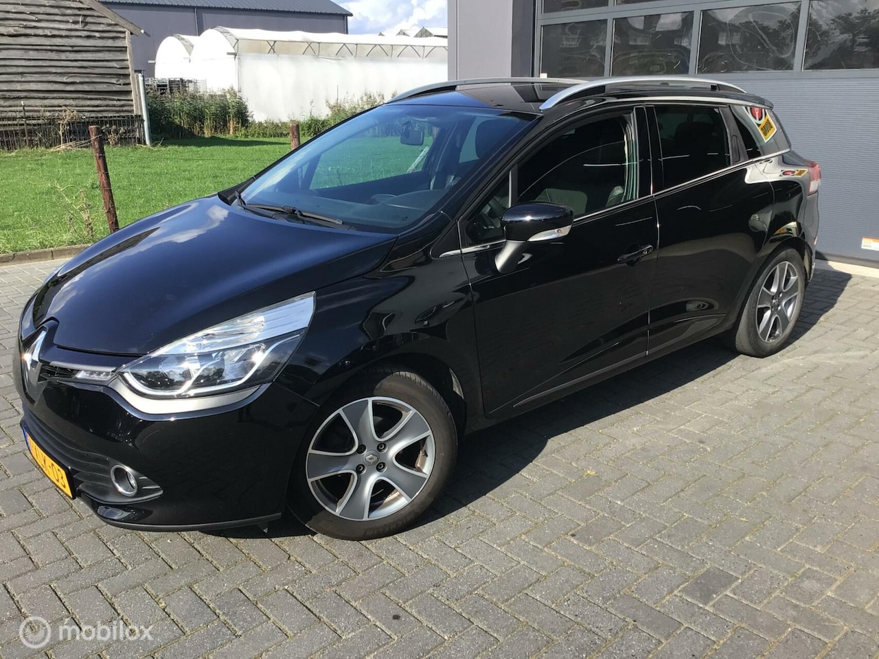 Renault Clio Estate - 0.9 TCe Night&Day. Zeer netjes!! Navi. - AutoWereld.nl