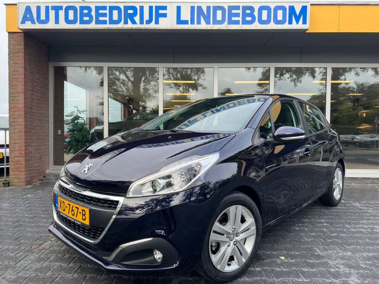 Peugeot 208 - 1.2 PureTech Signature 1.2 PureTech Signature,apple carplay, - AutoWereld.nl