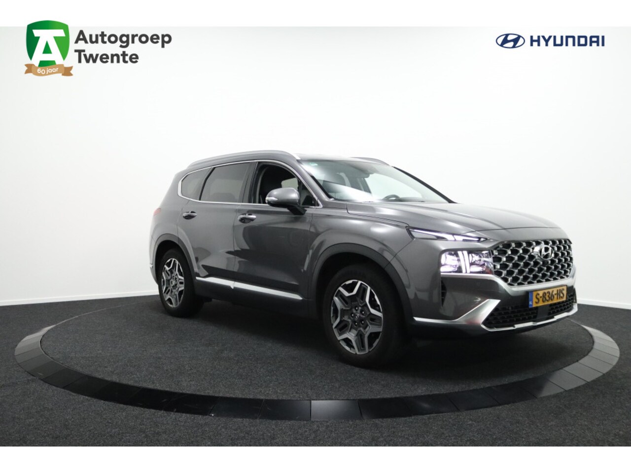 Hyundai Santa Fe - 1.6 T-GDI HEV Premium 7-persoons | Afneembare Trekhaak | Camera - AutoWereld.nl