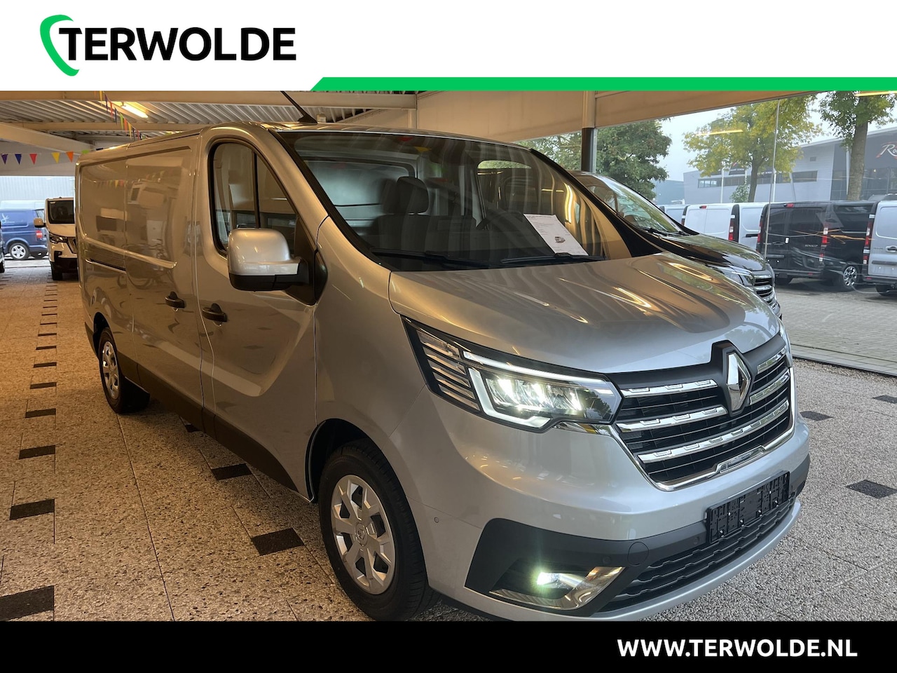 Renault Trafic - 2.0 dCi 150 T30 L2H1 Work Edition | AUTOMAAT | DIRECT RIJDEN | - AutoWereld.nl