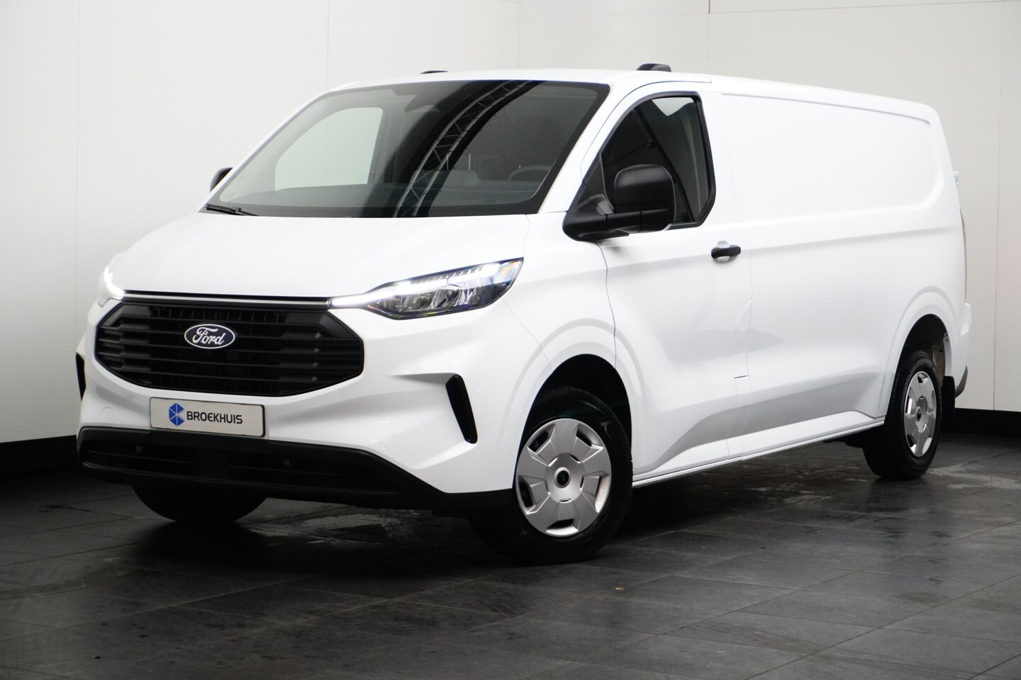 Ford Transit Custom - 320 2.0 TDCI L2H1 Trend | Bijrijdersbank | LED | DAB-audio | Parkeercamera - AutoWereld.nl