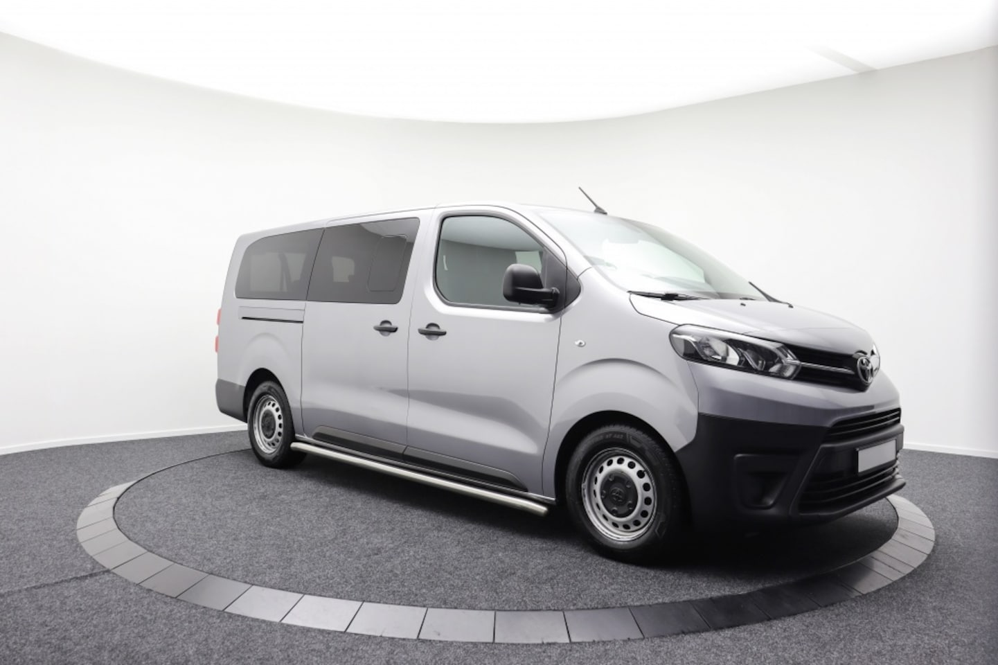 Toyota ProAce Shuttle - long cool | 9-Persoons | Cruise control | CarPlay | Navi - AutoWereld.nl