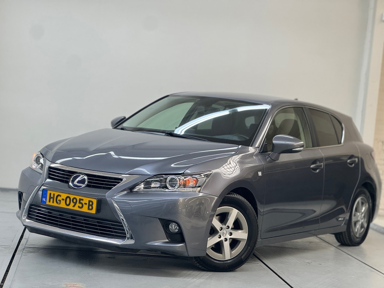 Lexus CT 200h - 25th Edition Navi Clima Cruise Camera - AutoWereld.nl