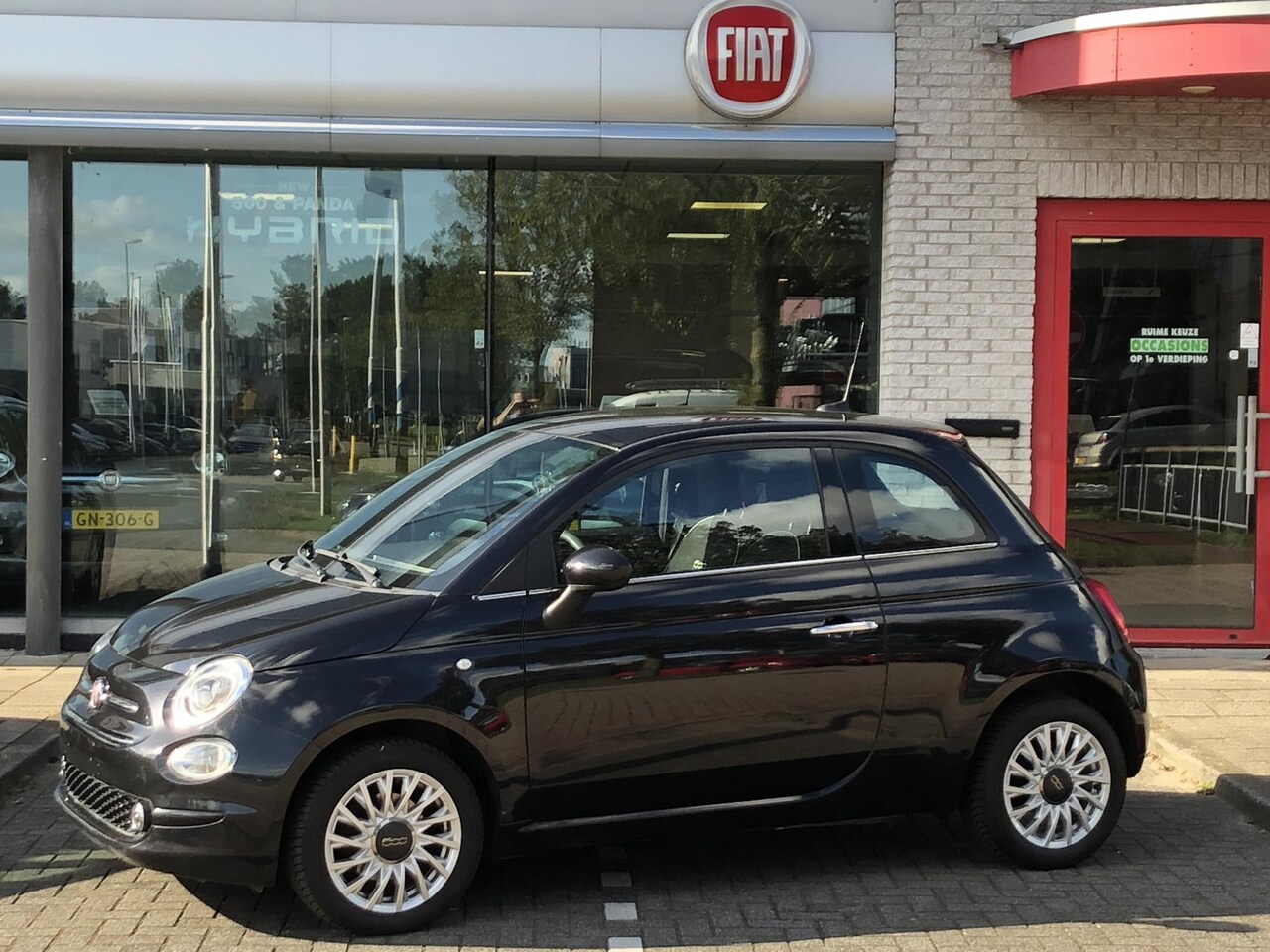 Fiat 500 - 1.2 69 Lounge AIRCO|APPLE/ANDROID|15"|PDC - AutoWereld.nl