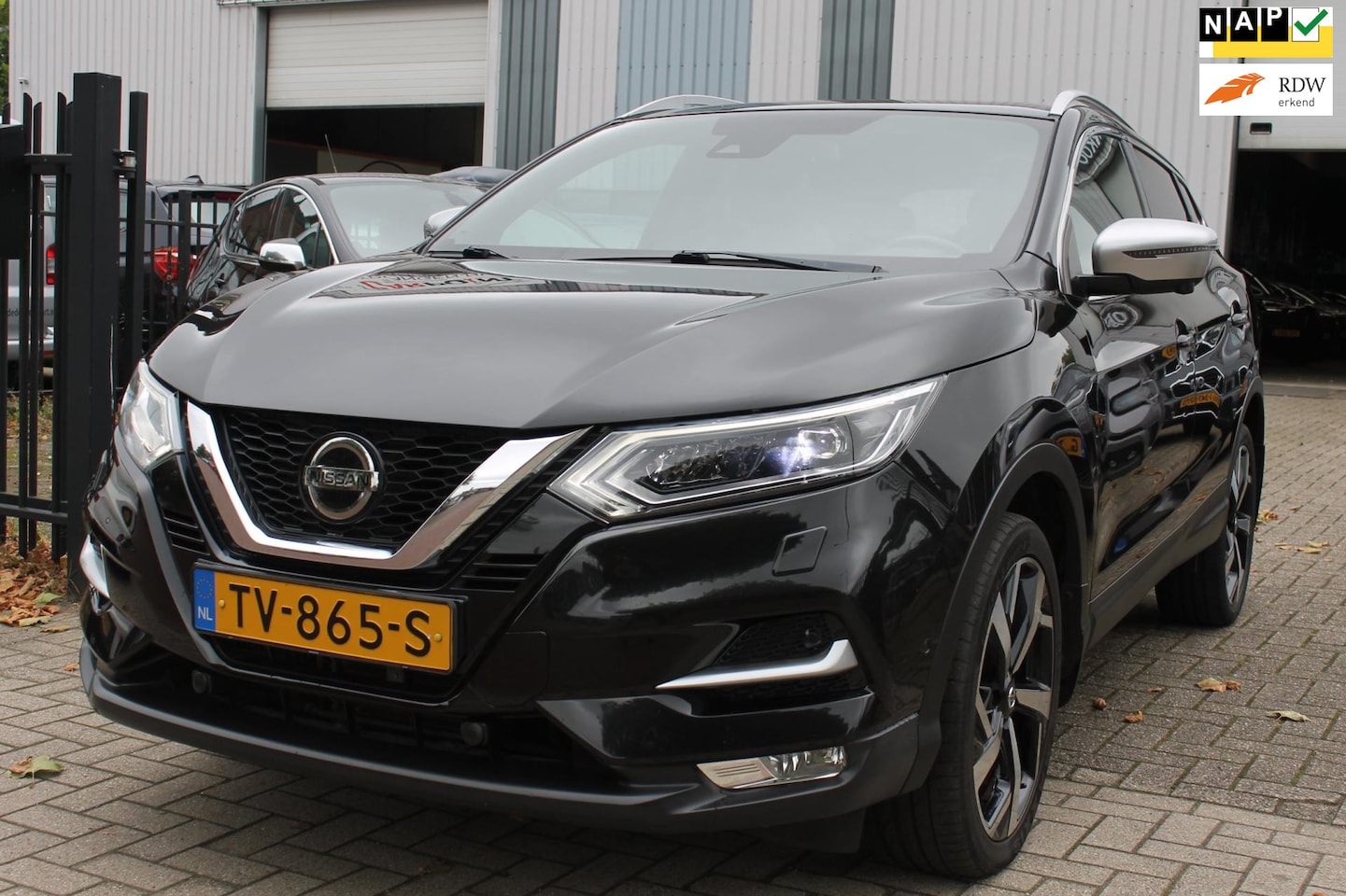 Nissan Qashqai - 1.2 Tekna + Pano Trekhaak 360 Camera VOL!! - AutoWereld.nl