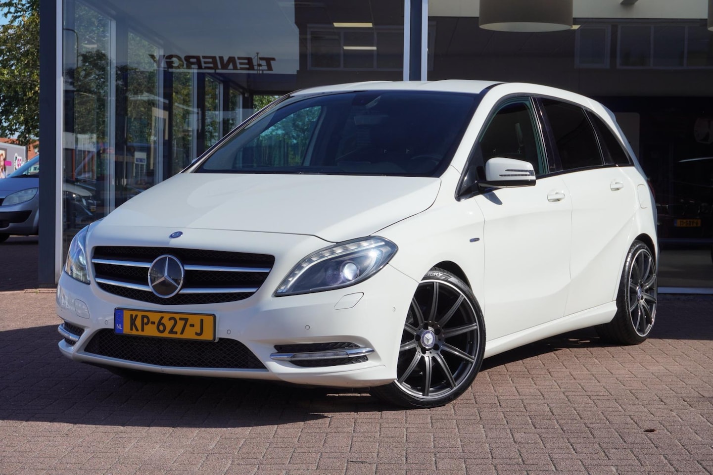 Mercedes-Benz B-klasse - 180 CDI 5deurs | Airco | Elek. Pakket | Navigatie | Camera | Hoge instap | Inruil mogelijk - AutoWereld.nl