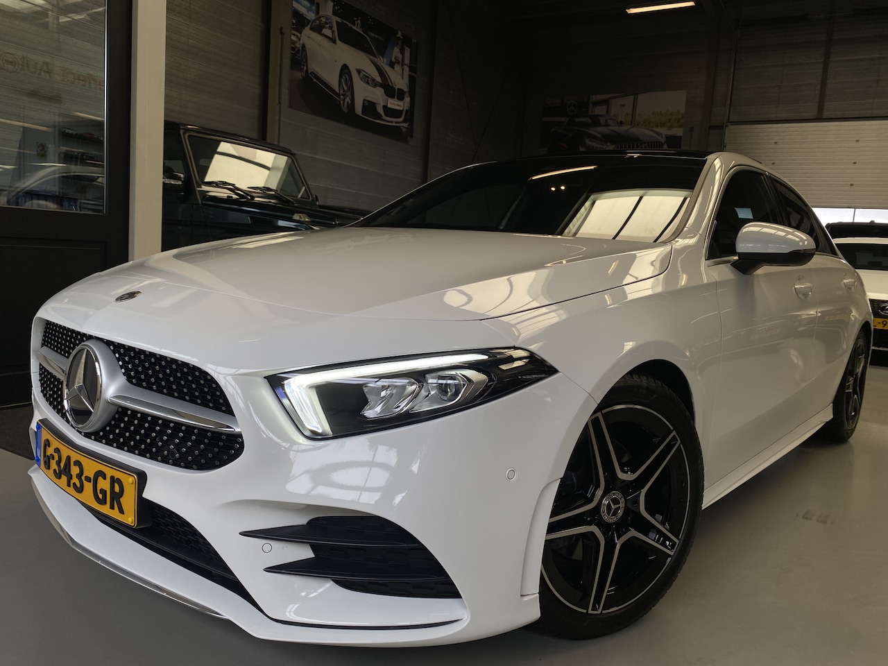 Mercedes-Benz A-klasse - 200 Business Solution AMG 200 Business Solution AMG Pano, Sfeerverlichting - AutoWereld.nl