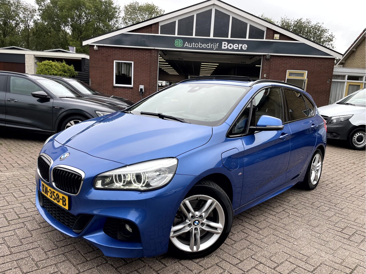 BMW 2-serie Active Tourer - 225xe M Sport Panorama dak, Leer, Harman/Kardon - AutoWereld.nl