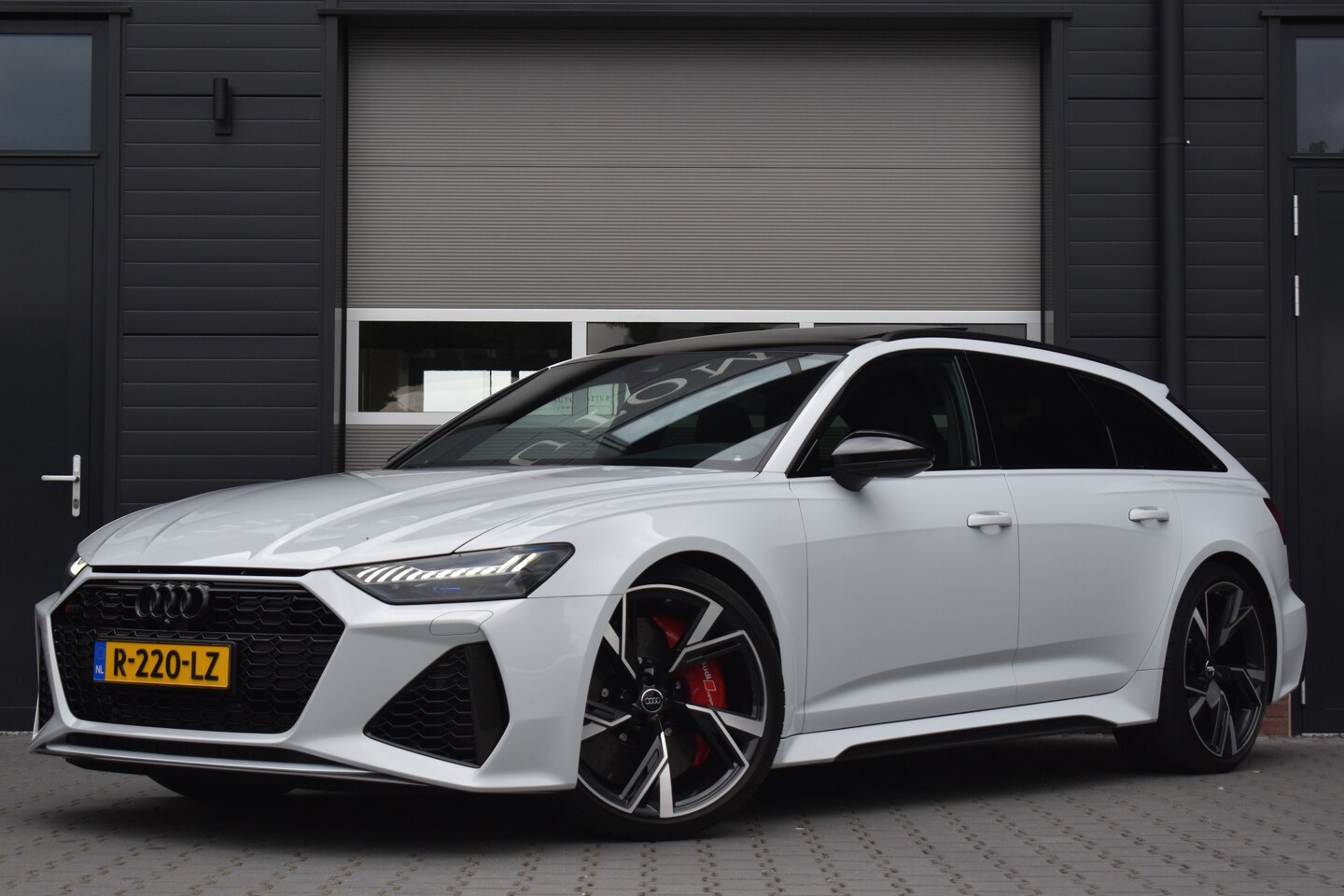 Audi RS6 - Avant 600pk Dynamic Plus | Panoramadak | Keramisch | B&O Advanced 3D | Optiekpakket Carbon - AutoWereld.nl