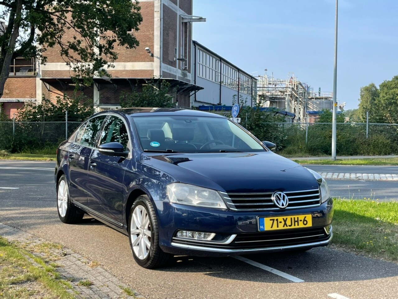 Volkswagen Passat - 1.4 TSI High Executive Line BlueMotion | Afneembare trekhaak | Half lederen bekleding | Na - AutoWereld.nl