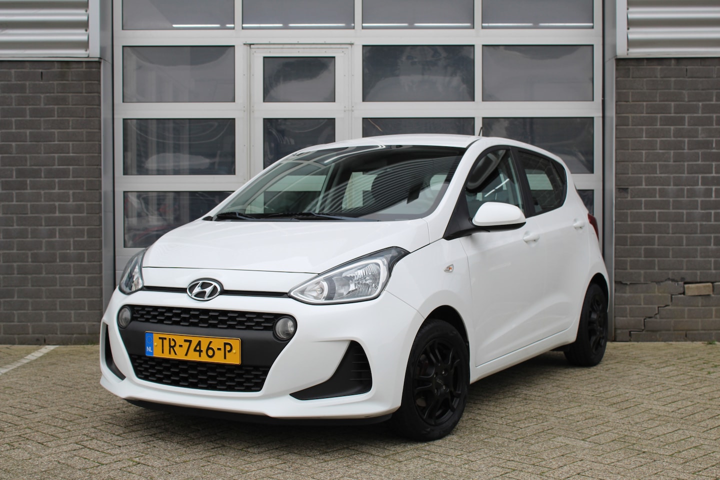 Hyundai i10 - 1.0i Comfort / Airco / Cruise / LMV 14" / N.A.P. - AutoWereld.nl