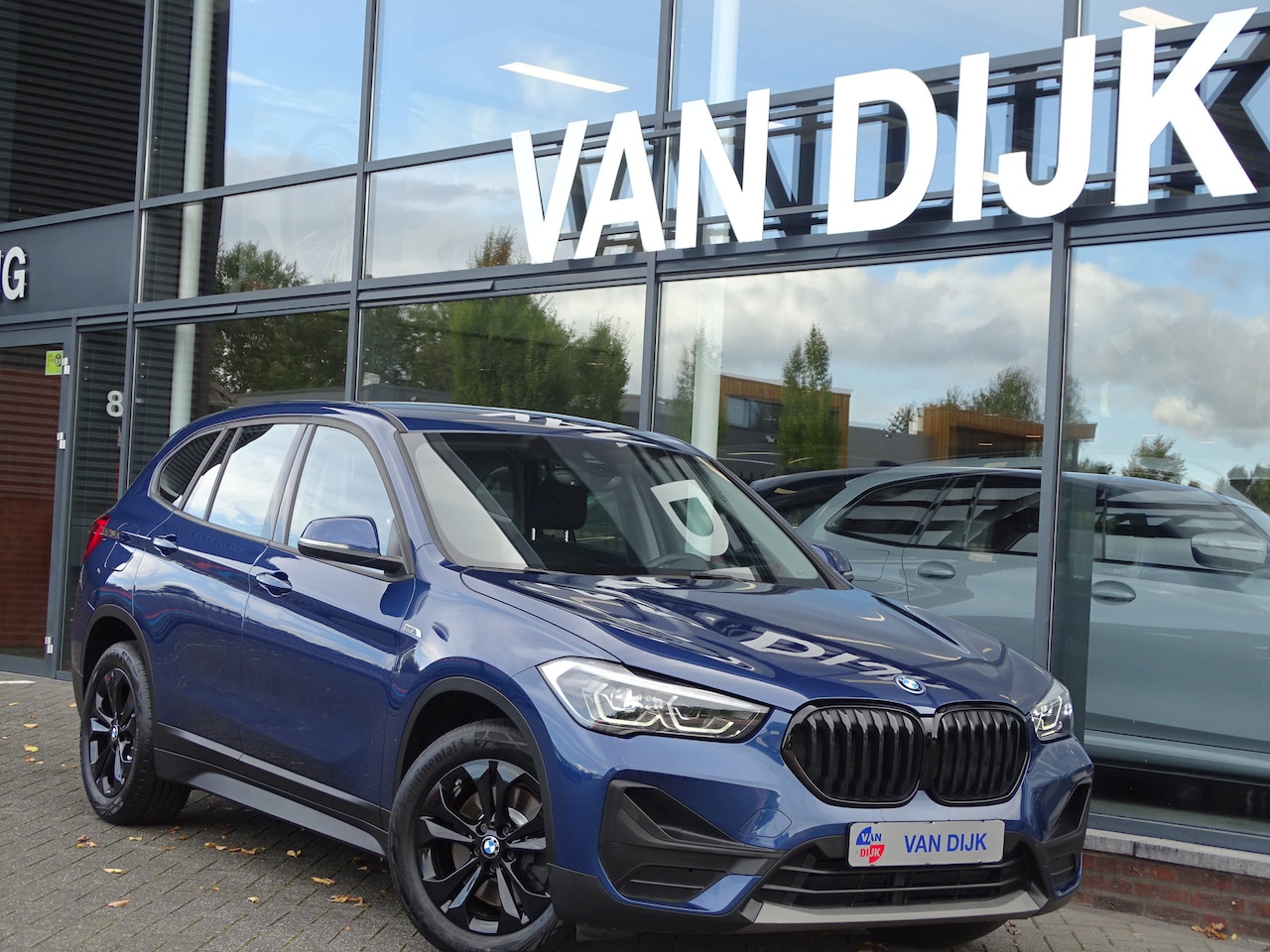 BMW X1 - xDrive25e Executive Camera Led Dab Elek.Achterklep Nav. Opbergpakket 17"LM Velgen - AutoWereld.nl