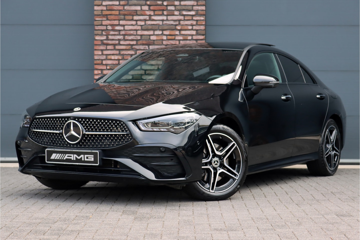 Mercedes-Benz CLA-Klasse - 250 e AMG Line Aut8 | Facelift | Panoramadak | Keyless Go | Panoramadak | Verwarmd Stuurwi - AutoWereld.nl