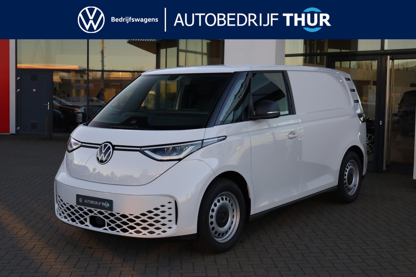 Volkswagen ID. Buzz Cargo - 77 kWh 204 PK / 150 kW Draadloos Apple Carplay & Android Auto, wegklapbare trekhaak, stoel - AutoWereld.nl