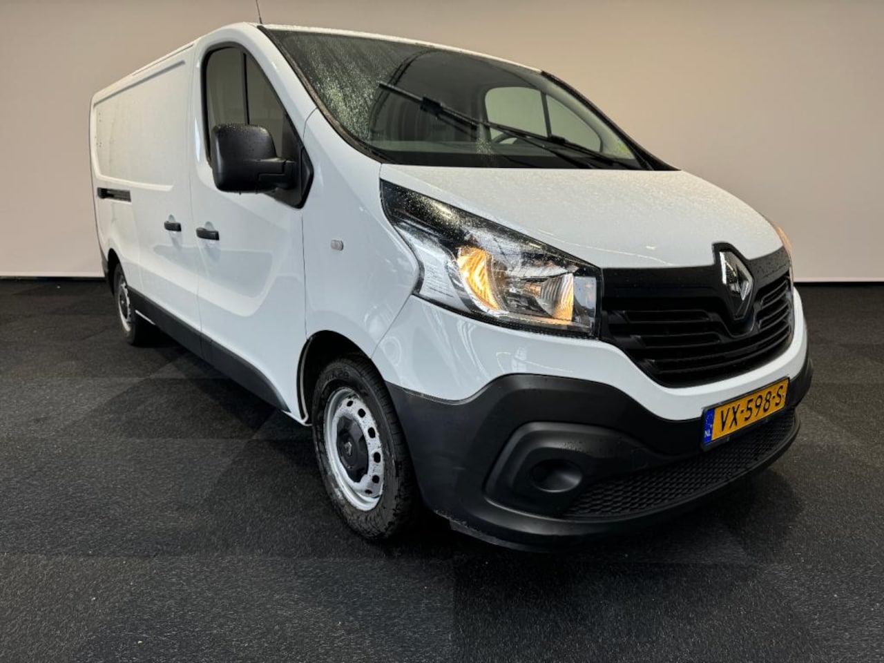 Renault Trafic - L2H1 euro 5 Airco - AutoWereld.nl