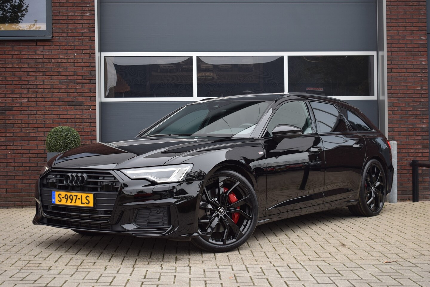 Audi A6 Avant - 55 TFSIe Quattro Competition Pano | 21" | Trekhaak - AutoWereld.nl