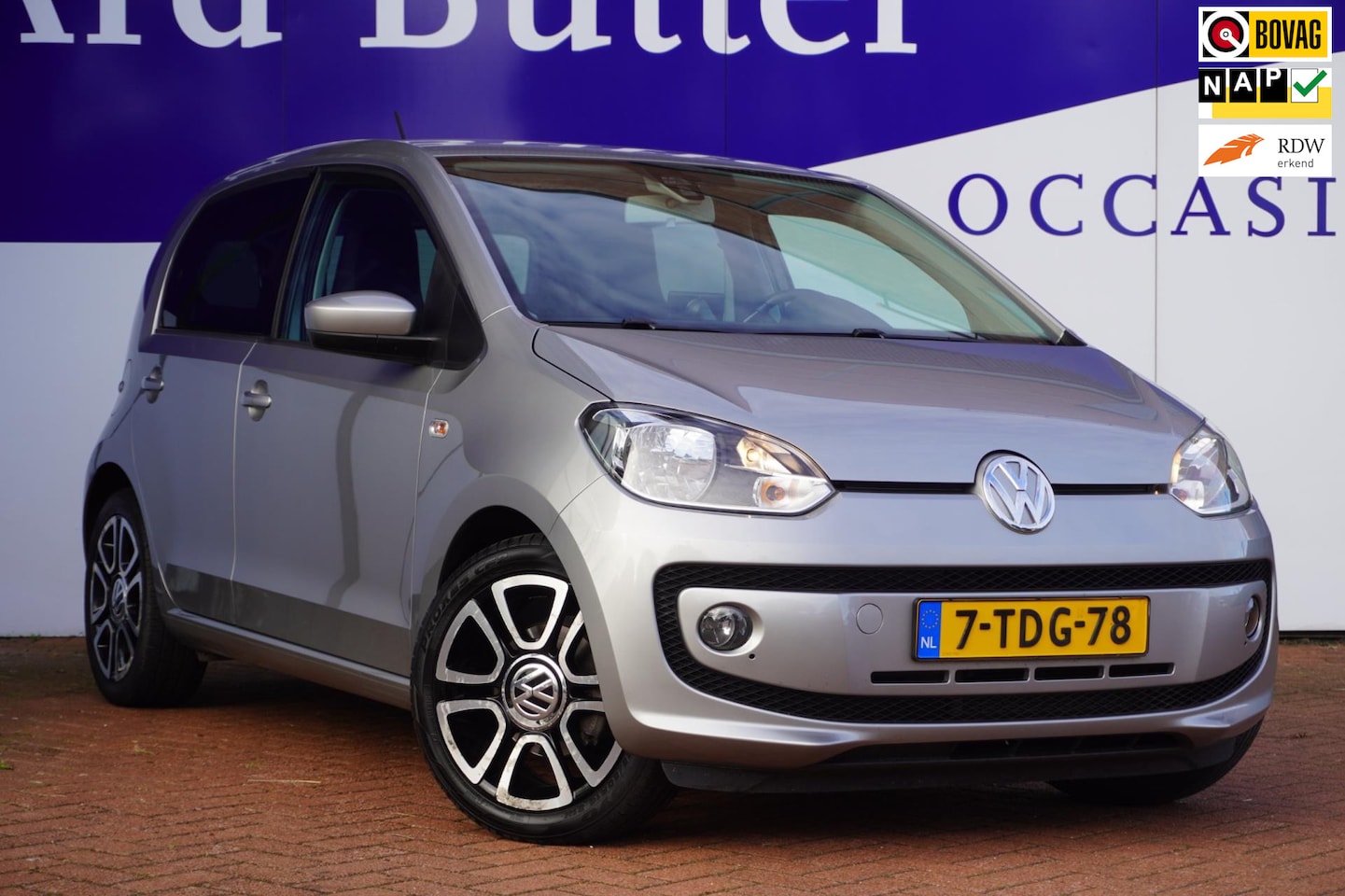 Volkswagen Up! - 1.0 high up! BlueMotion / Navigatie / Airco / Parkeerhulp / Bluetooth / - AutoWereld.nl