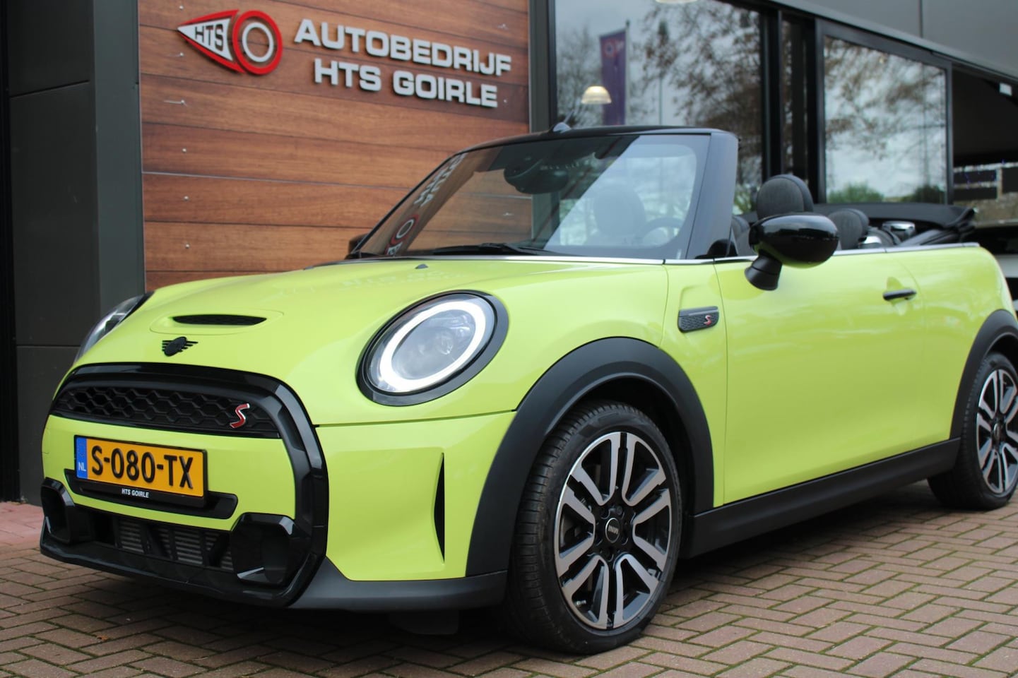 MINI Cabrio - Mini 2.0 Cooper S Essential Apple CarPlay - AutoWereld.nl