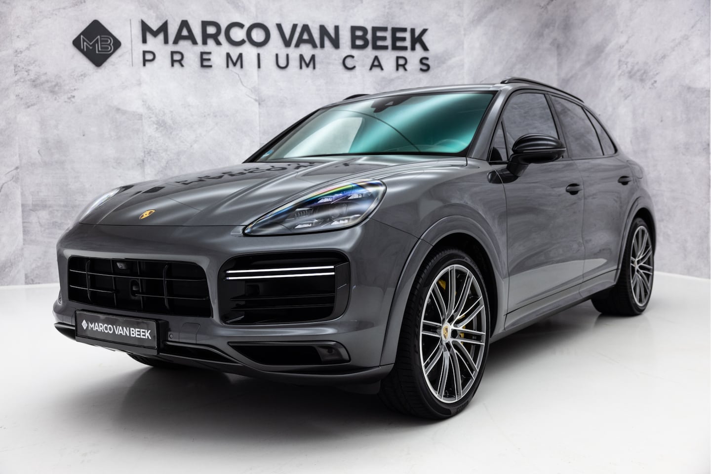 Porsche Cayenne - Turbo S E-Hybrid 680 PK | Keramisch | 4W Sturing | Pano | 22" | Carbon - AutoWereld.nl