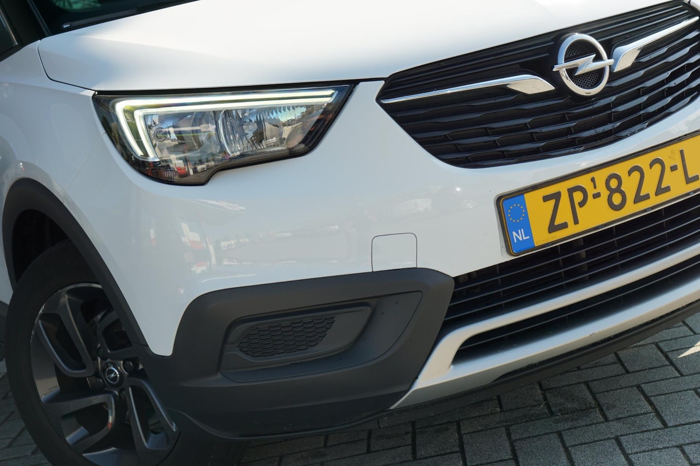 Opel Crossland X - 1.2 Turbo 120 Jaar Edition | Mineral White/Black | Fijne hoogzitter! - AutoWereld.nl