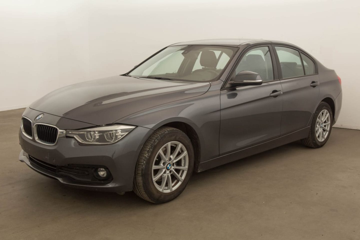 BMW 3-serie - 318i Carpass 118.518 km Leer - AutoWereld.nl