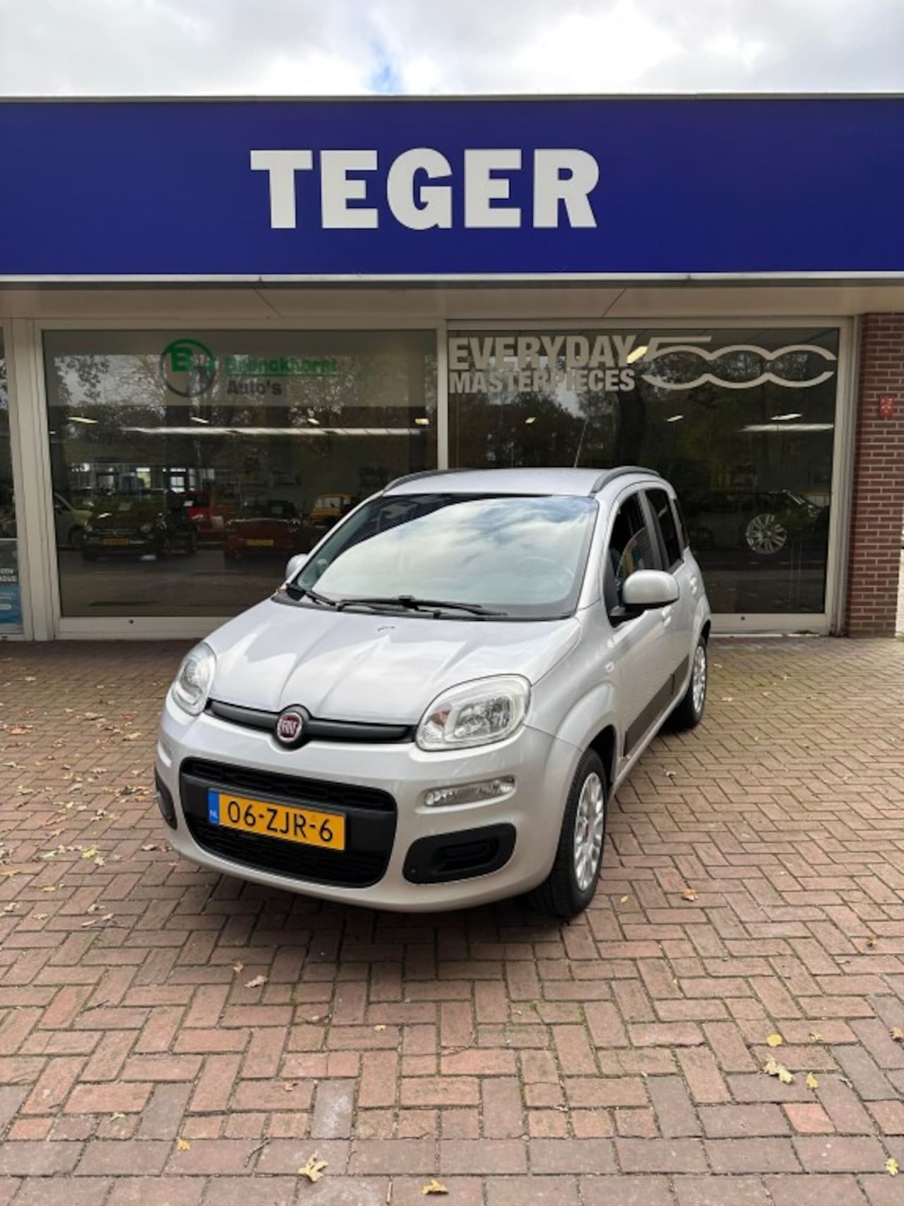 Fiat Panda - 0.9 TwinAir Lounge AUTOMAAT / LAGE KM STAND - AutoWereld.nl