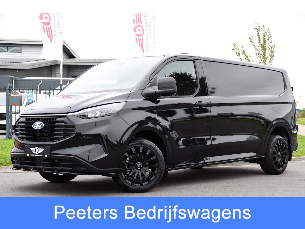 Ford Transit Custom - 300 2.0 TDCI L2H1 Black Edition - AutoWereld.nl