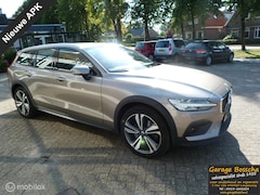 Volvo V60 Cross Country - inclusief winterbanden set 2.0 D4 AWD Intro Edition met trekhaak