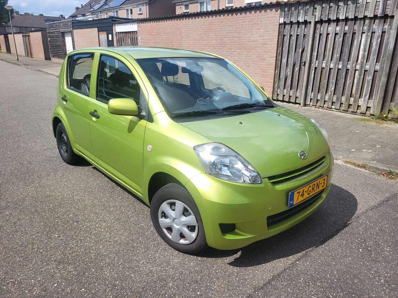 Daihatsu Sirion 2 - 1.0-12V Premium - AutoWereld.nl