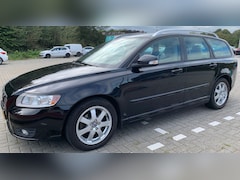 Volvo V50 - 1.6 D2 S/S R-Design Pro Edition Airco, Navi, Trekhaak, Cruise, Bluetooth