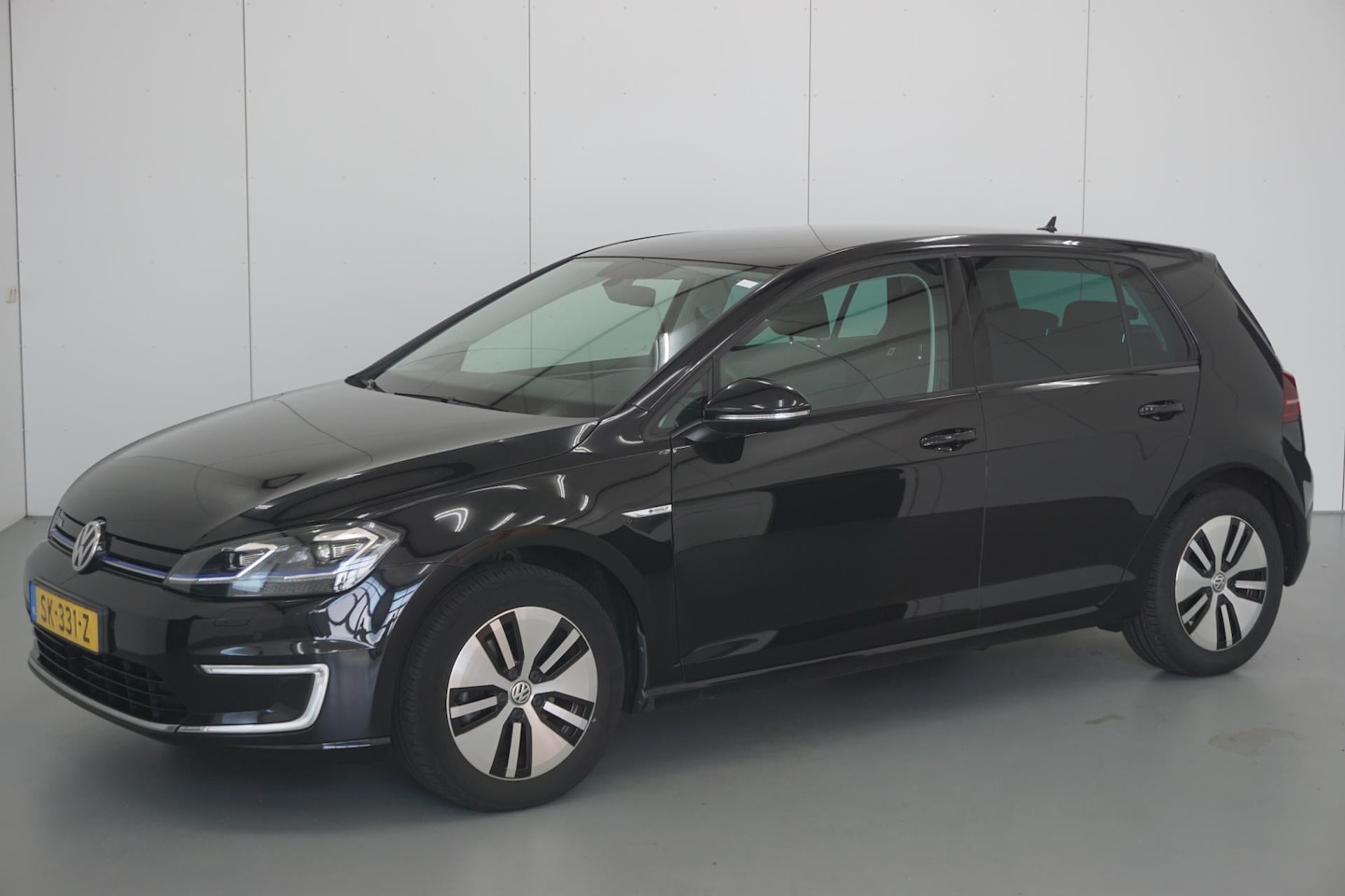 Volkswagen e-Golf - E-Golf / Camera / Navigatie / Apple Carplay/Android Auto / Stoelverwarming - AutoWereld.nl