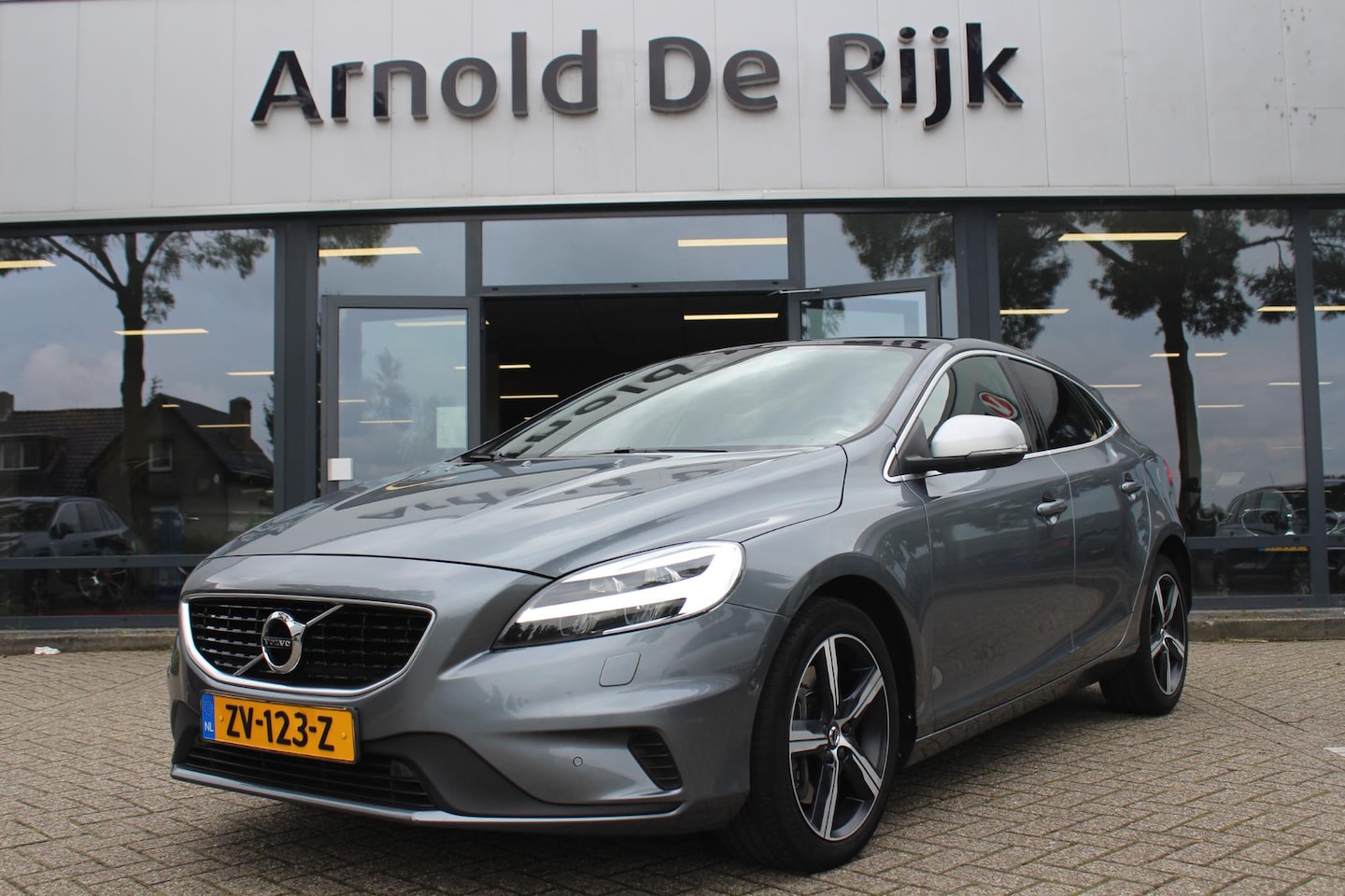 Volvo V40 - 1.5 T3 Polar+ Sport - AutoWereld.nl