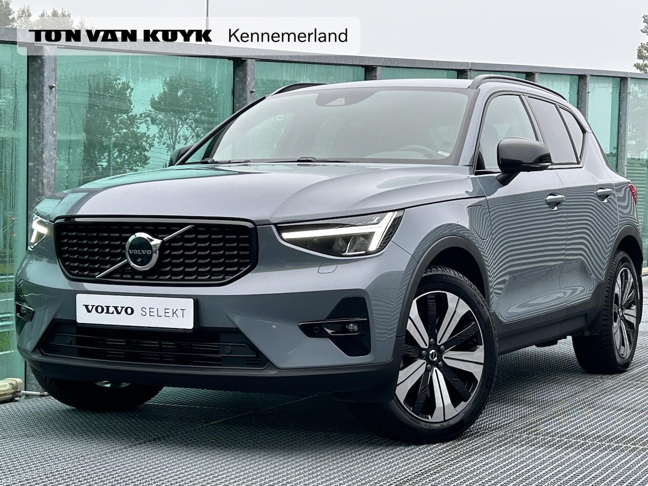 Volvo XC40 - 1.5 T4 Recharge Plus Dark 1.5 T4 Recharge Plus Dark , Adaptive Cruise , Pilot Assist , Semi elek. Trekhaak , Stuur+S - AutoWereld.nl