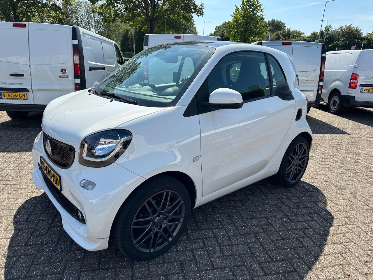 Smart Fortwo - EQ BRABUS Style 18 kWh - AutoWereld.nl