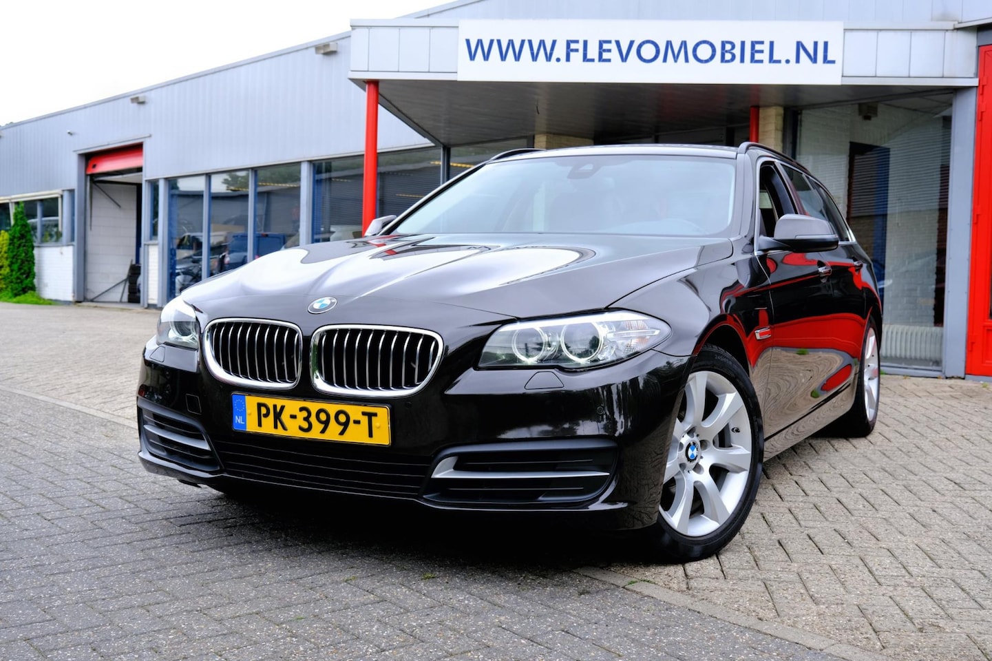 BMW 5-serie Touring - 520xd 190pk Executive Aut.Leder|Xenon|Navi|Clima|LMV - AutoWereld.nl