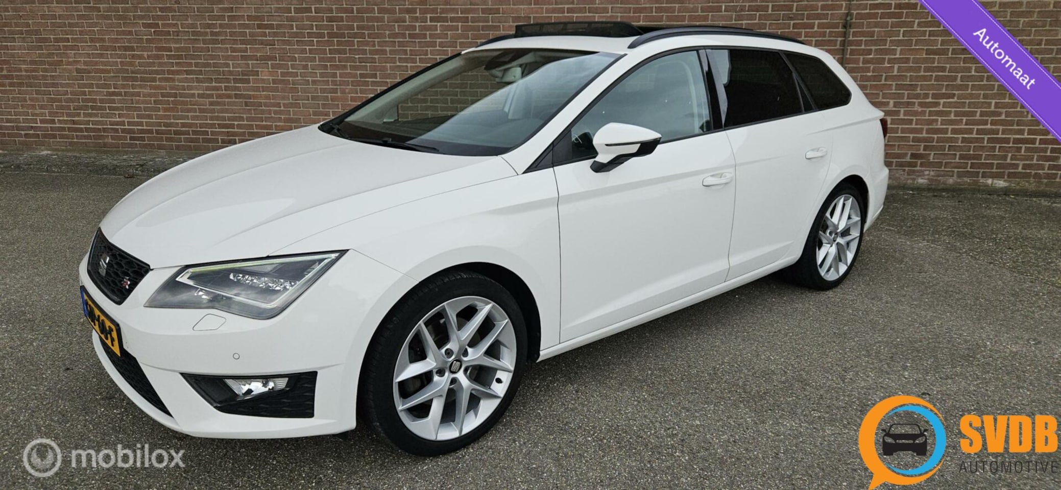 Seat Leon ST - 1.8 TSI FR Connect autom/panodak/180pk/pdc/trekh - AutoWereld.nl