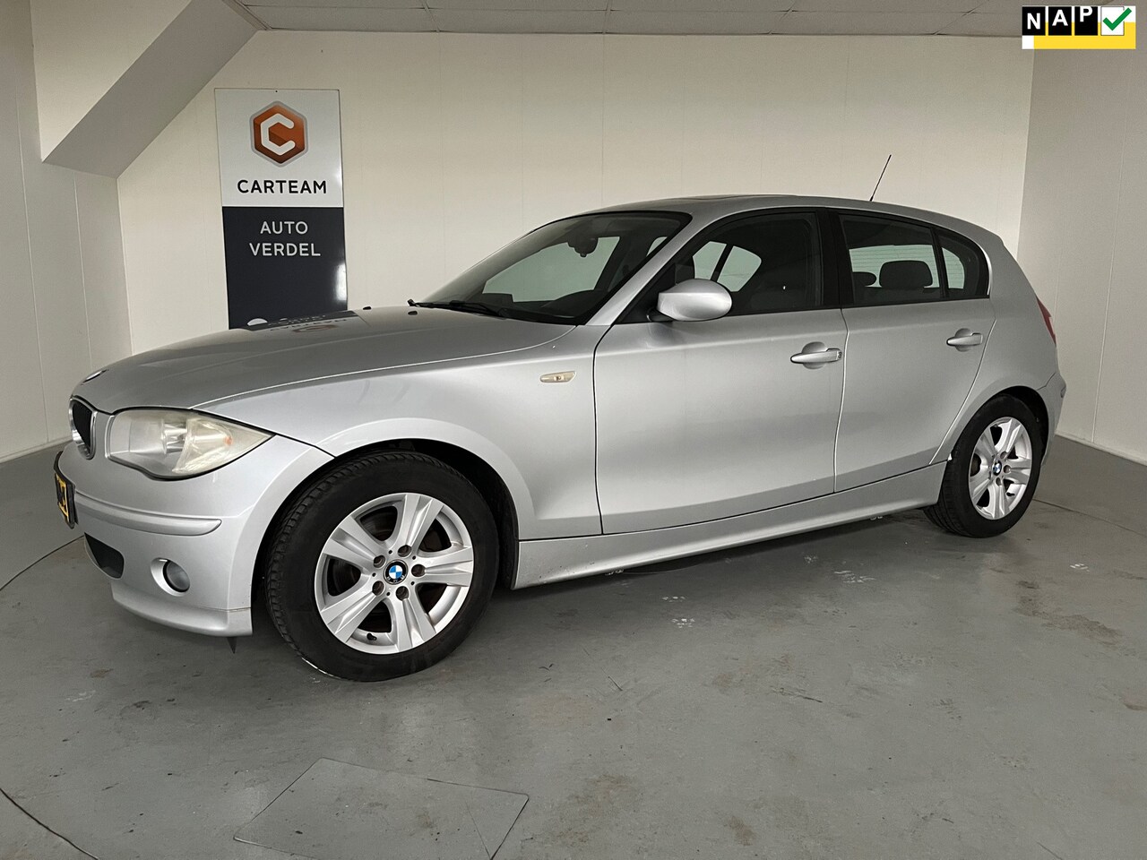 BMW 1-serie - 118i Airco, Navigatie, LMV - AutoWereld.nl