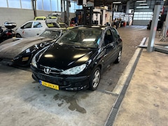 Peugeot 206 - 1.6 16V 3D QUIKSILVER XT lees de advertentie goed