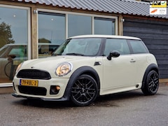 MINI John Cooper Works - 1.6 One Business Line JCW (NL-Auto / NAP / Airco / Cruise / 17 Inch / Spoilerpakket / APK