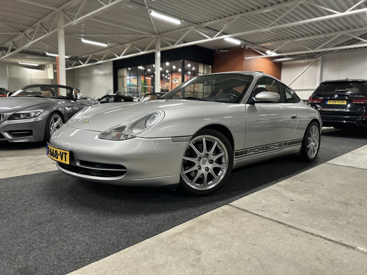 Porsche 911 - [996] 3.4 Carrera Coupé l Schuifdak l GT3-velgen l Xenon l Mint conditie! - AutoWereld.nl