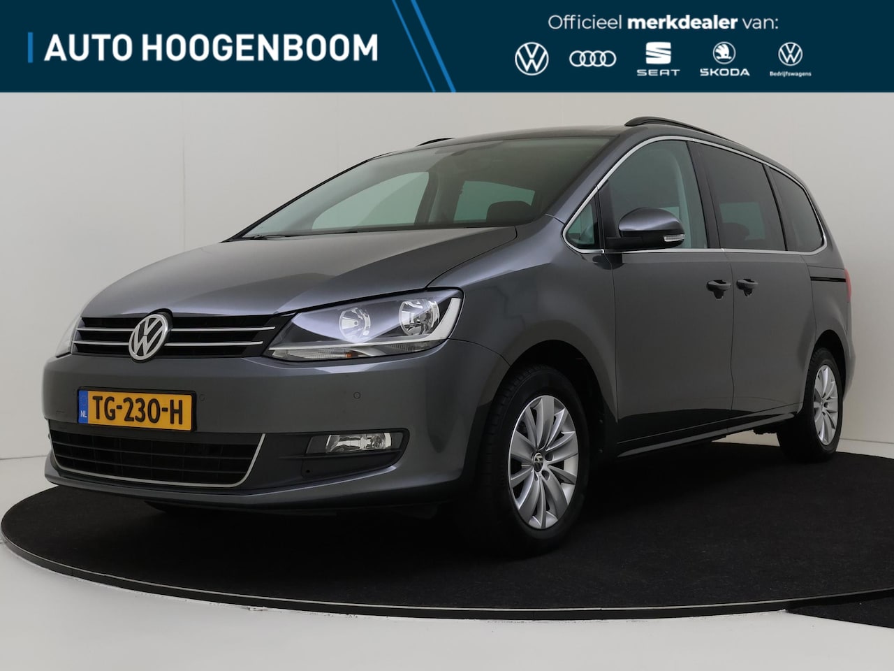 Volkswagen Sharan - 1.4 TSI Exclusive Series | Stoelverwarming | 3-zone airco | Navigatie | Bluetooth | Parkee - AutoWereld.nl