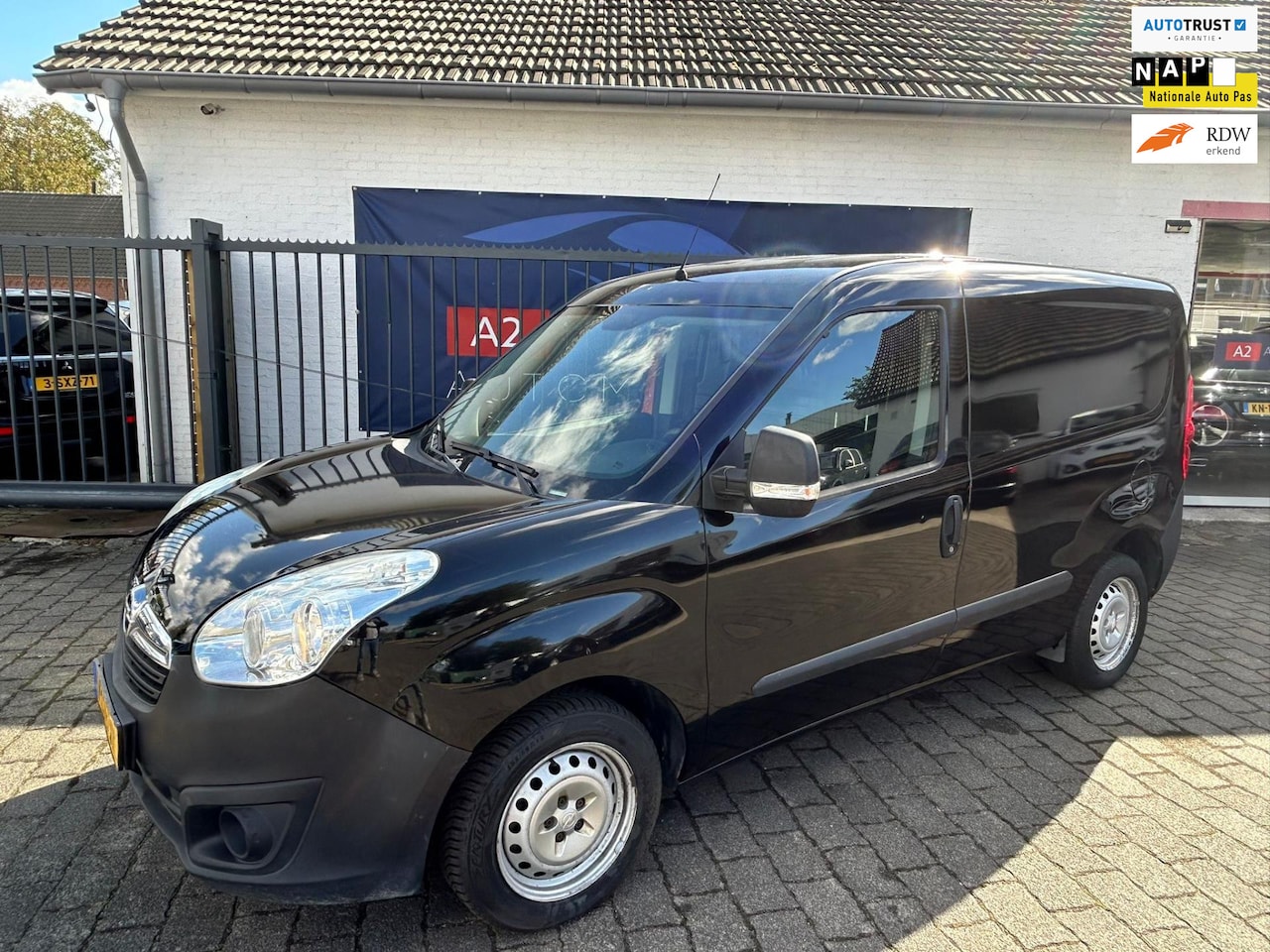 Opel Combo - 1.3 CDTi L1H1 Selection / AIRCO / TREKHAAK / NAVIGATIE - AutoWereld.nl