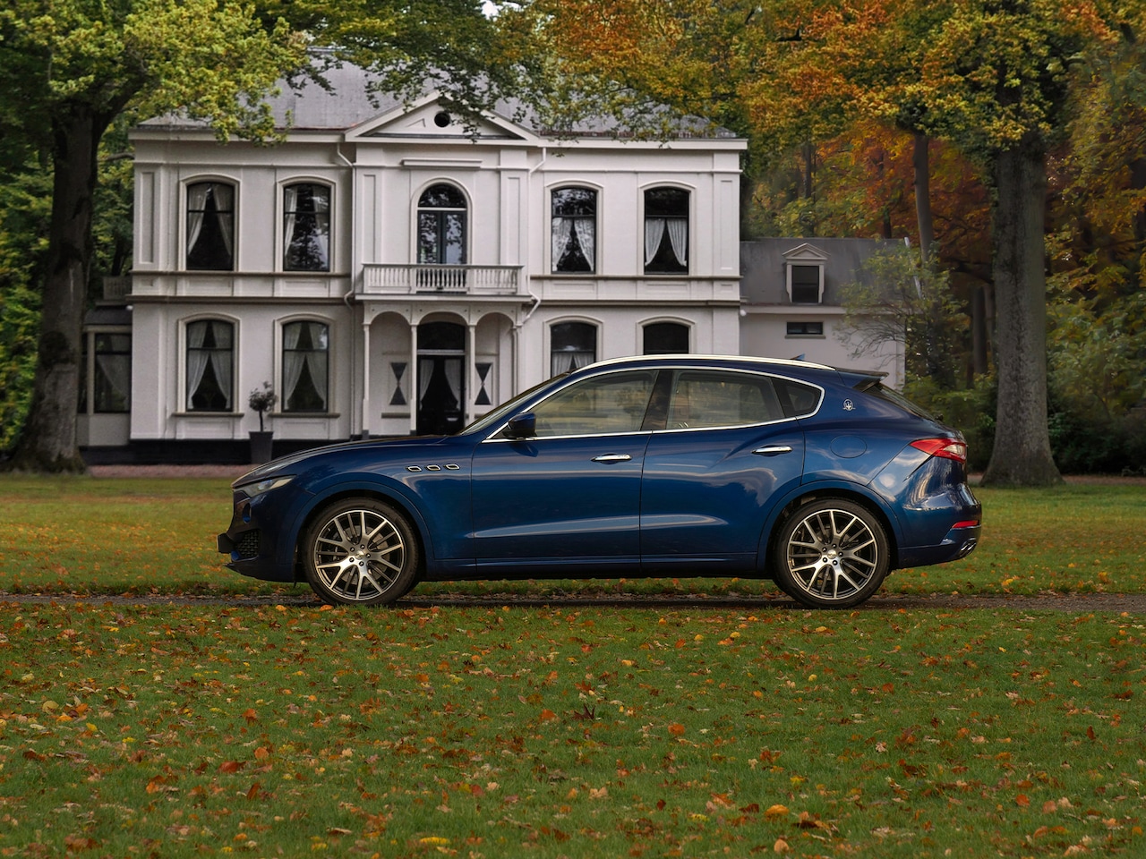 Maserati Levante - 3.0 V6 S AWD GranLusso | Panoramadak | Adapt. cruise | Camera | Bowers & Wilkins | 21 inch - AutoWereld.nl