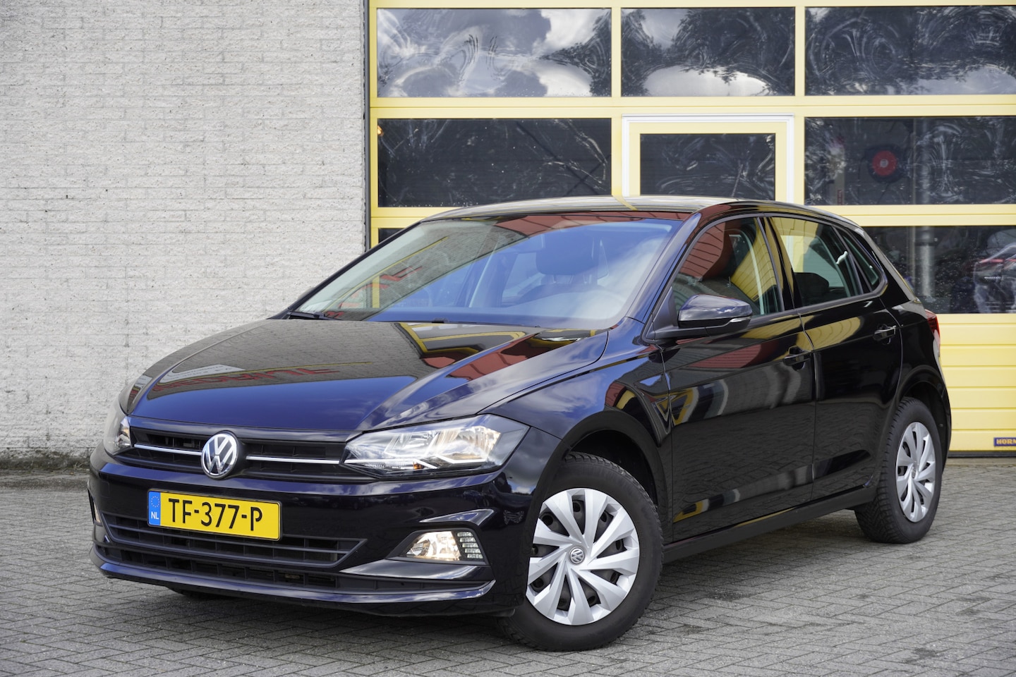 Volkswagen Polo - 1.0 TGI Comfortline BJ2018 Led | Navi | Airco | Cruise control | Stuurbekrachtiging - AutoWereld.nl