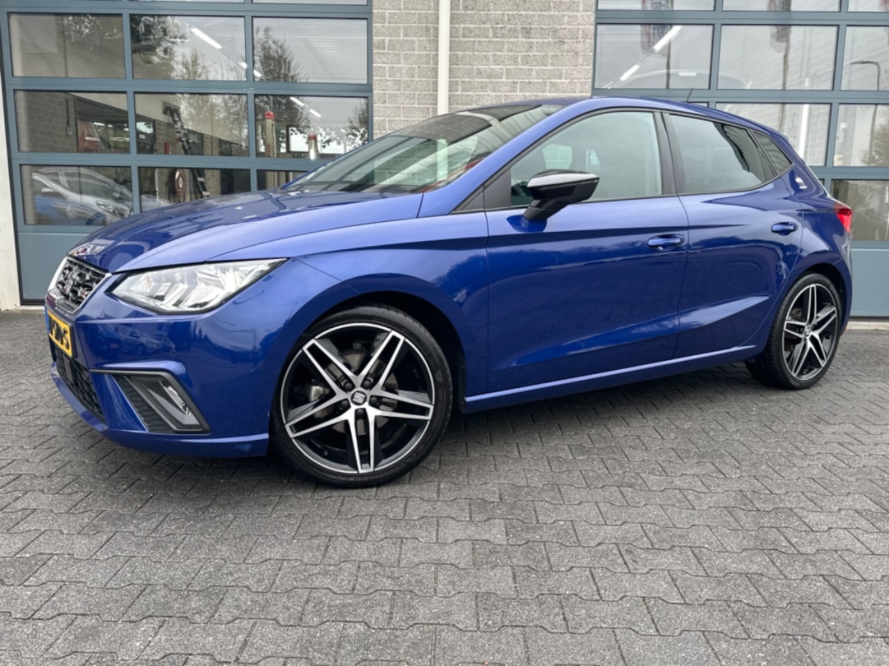 Seat Ibiza - 1.0 TSI FR Business Intense | APPLE CARPLAY | PARKEER CAMERA | - AutoWereld.nl